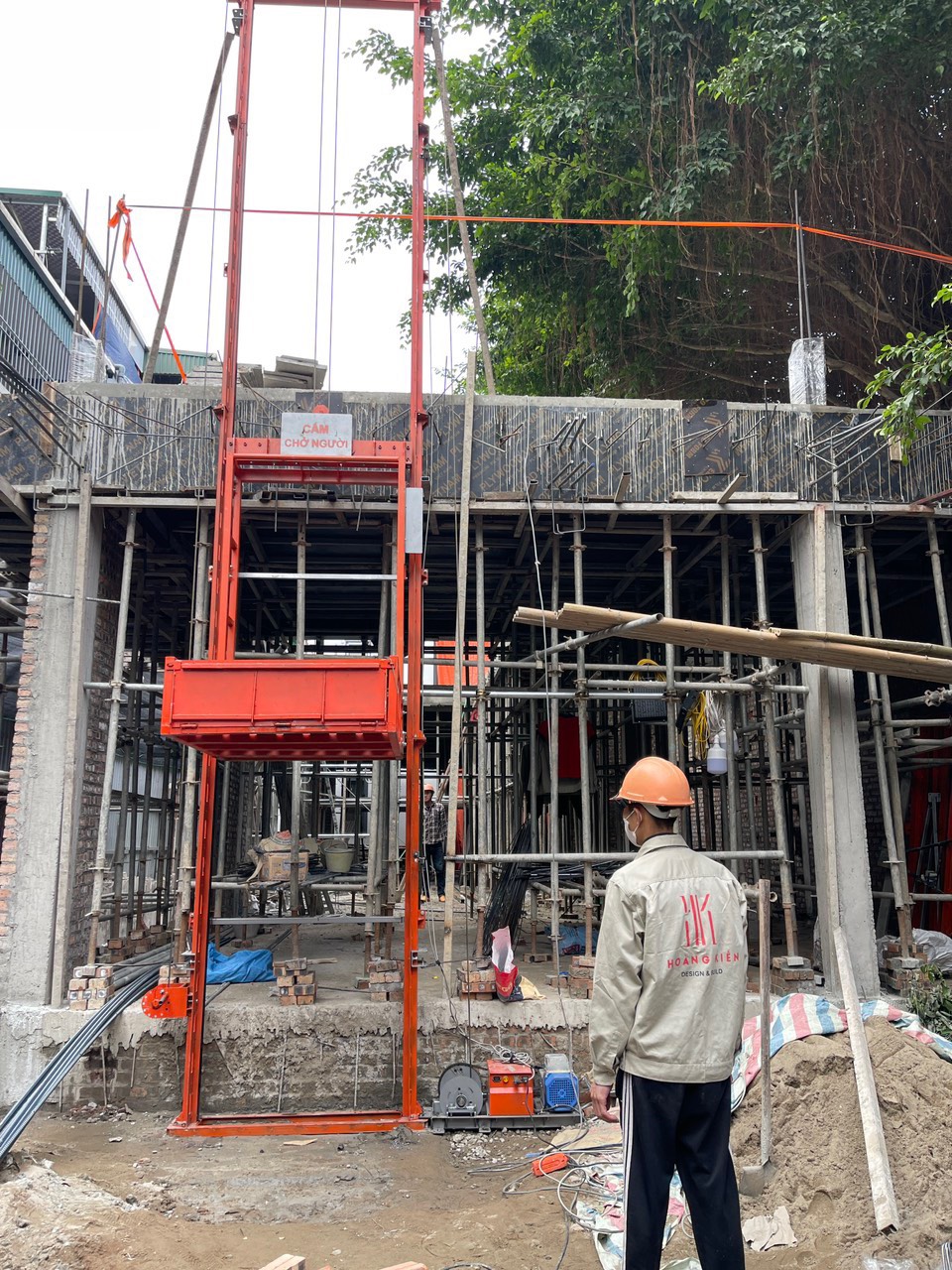 Thi công từ móng tới mái