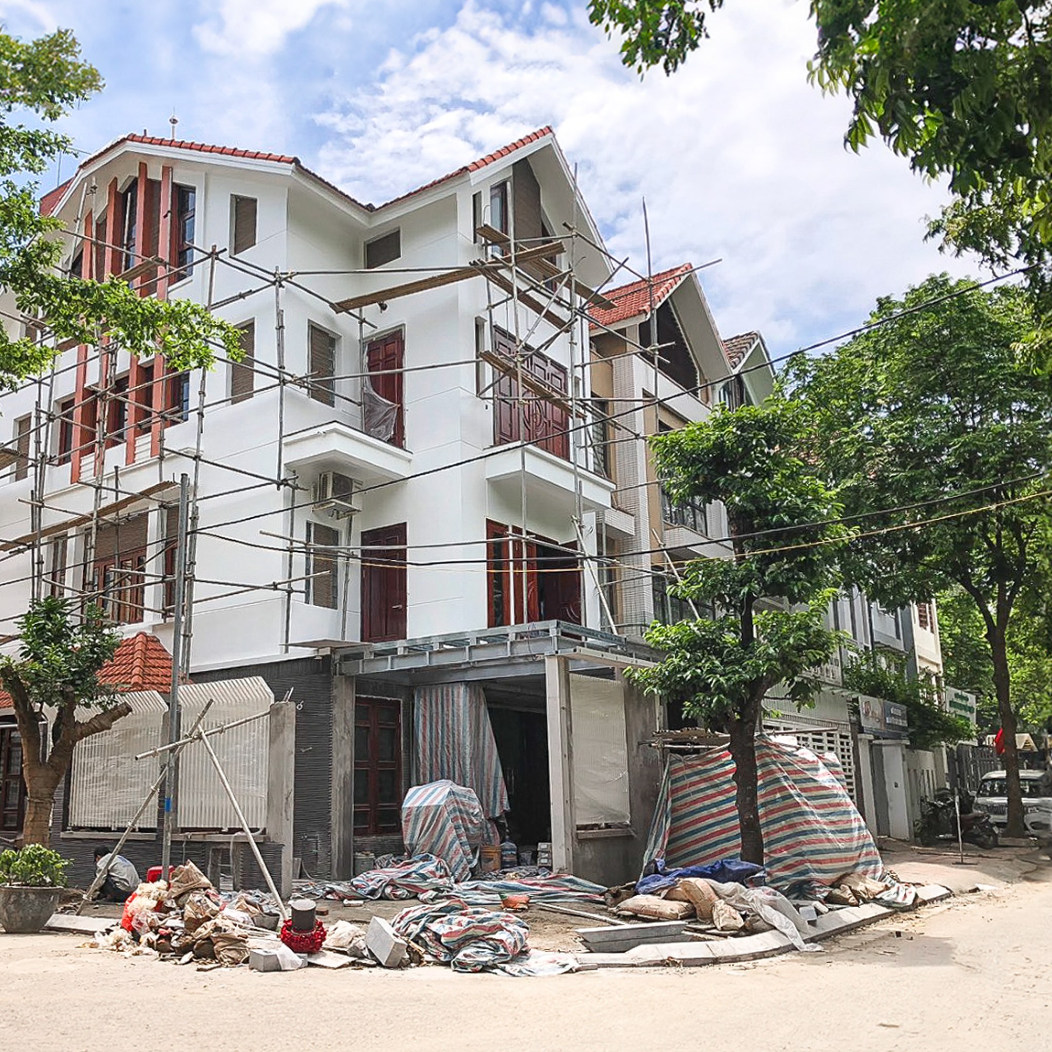 Xây dựng phần thô