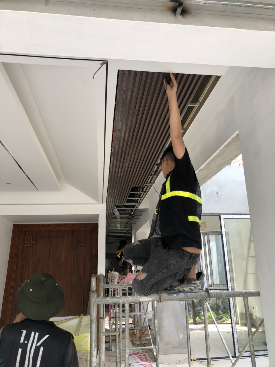 thi công mái nhà chống nóng